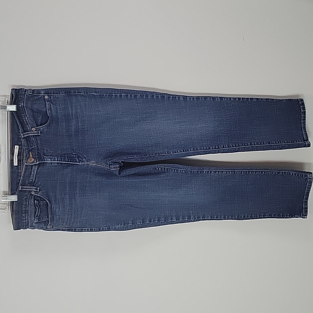 Levi's Mid Rise Straight Leg Jeans size 14